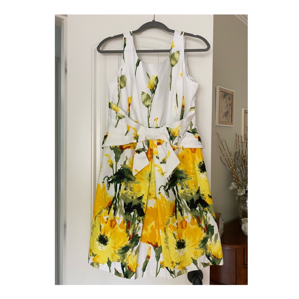 NWOT Adorable Yellow Floral Dress